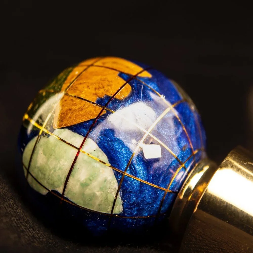 Alexander Kalifano Set of Gemstone Globe Wine Bottle Stoppers With Gold-Tone